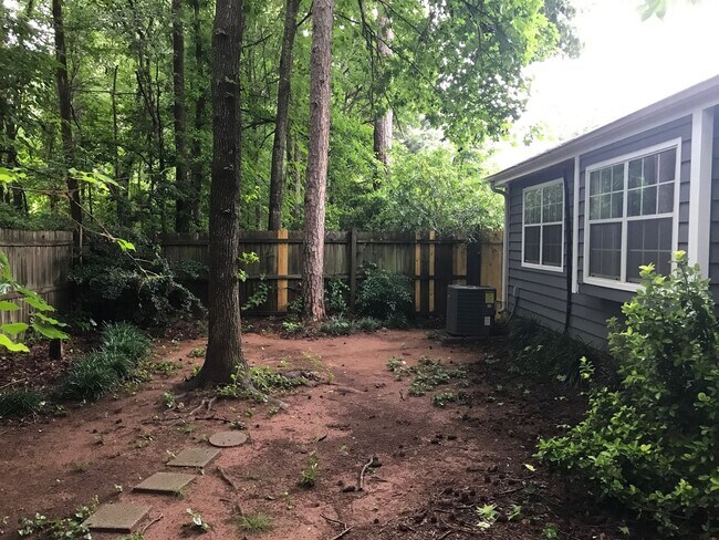 Building Photo - 135 Greenwood Ln