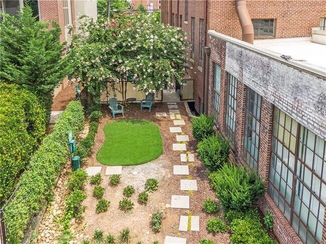 Building Photo - 650 Glen Iris Dr NE