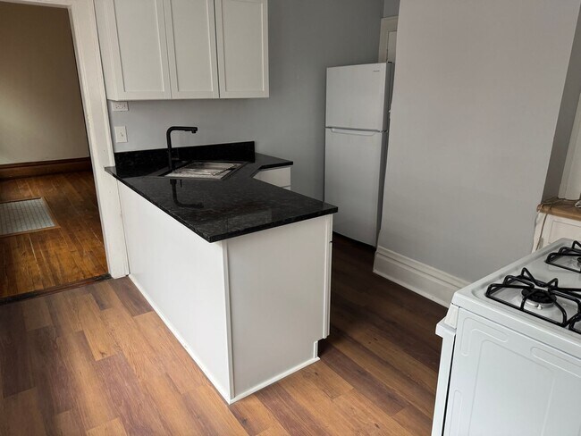 Building Photo - 1766-1768 Oak St