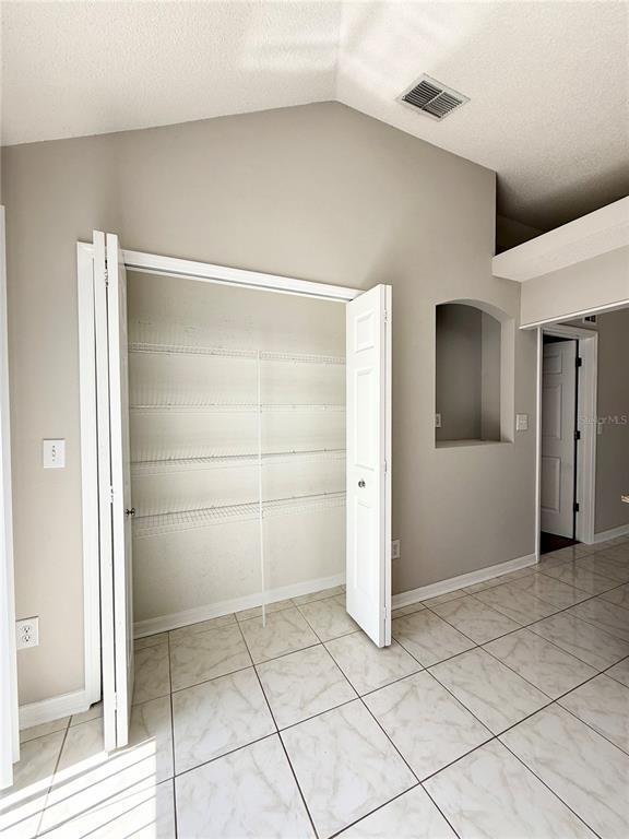 Building Photo - 6043 Pointe Pleasant Blvd