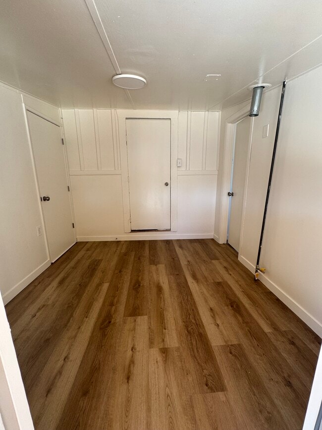 Building Photo - 40253 Johnston Ave