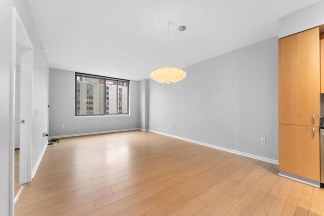 Building Photo - 440 L St NW