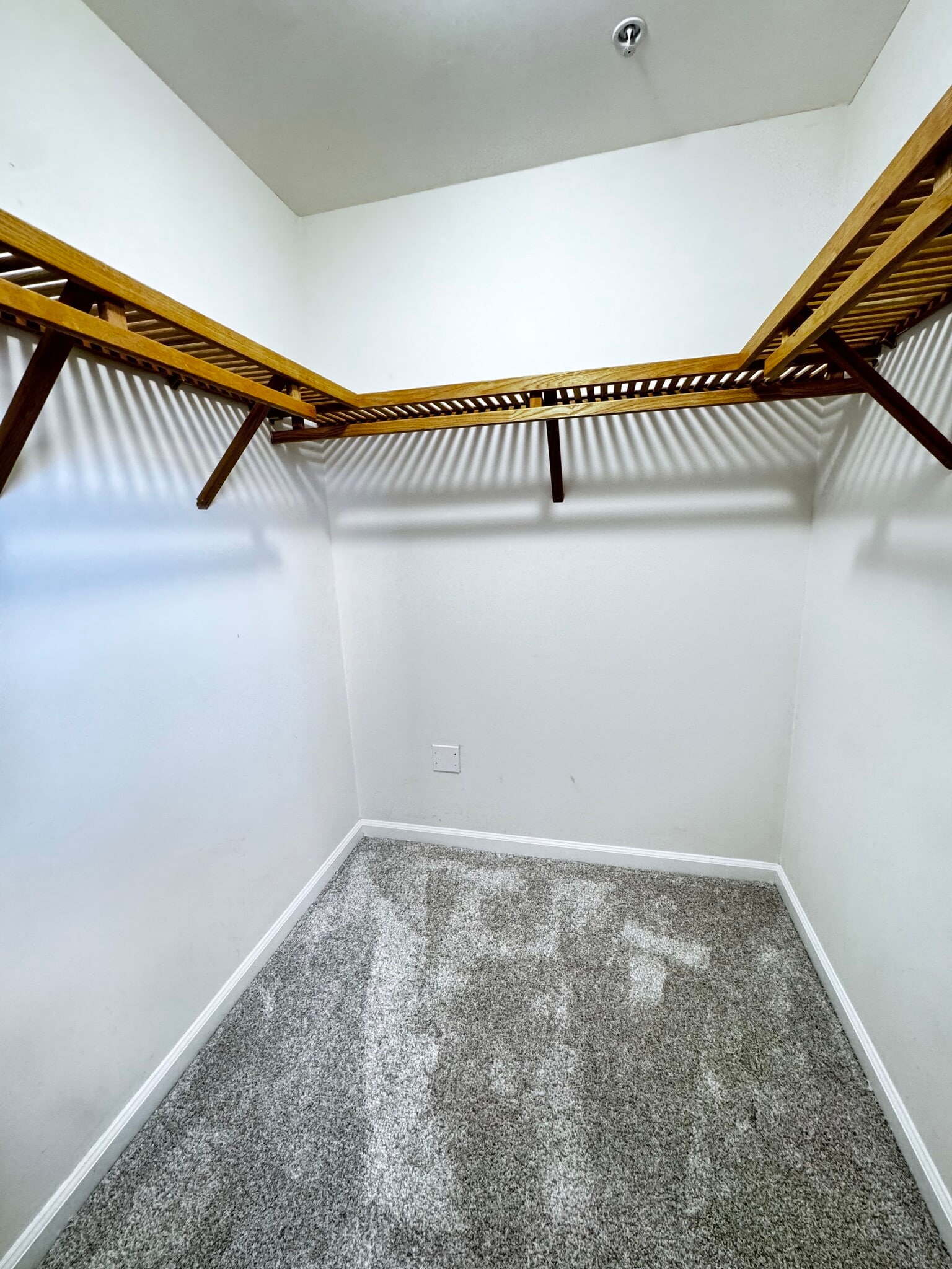 Walk in closet - 101 SE Ocean Blvd