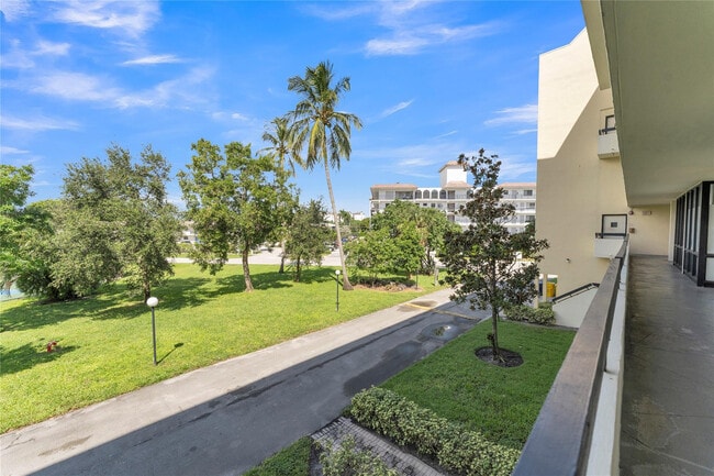 Building Photo - 1401 S Federal Hwy