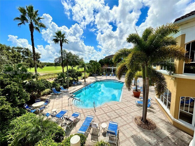 Building Photo - 5050 Fairways Cir