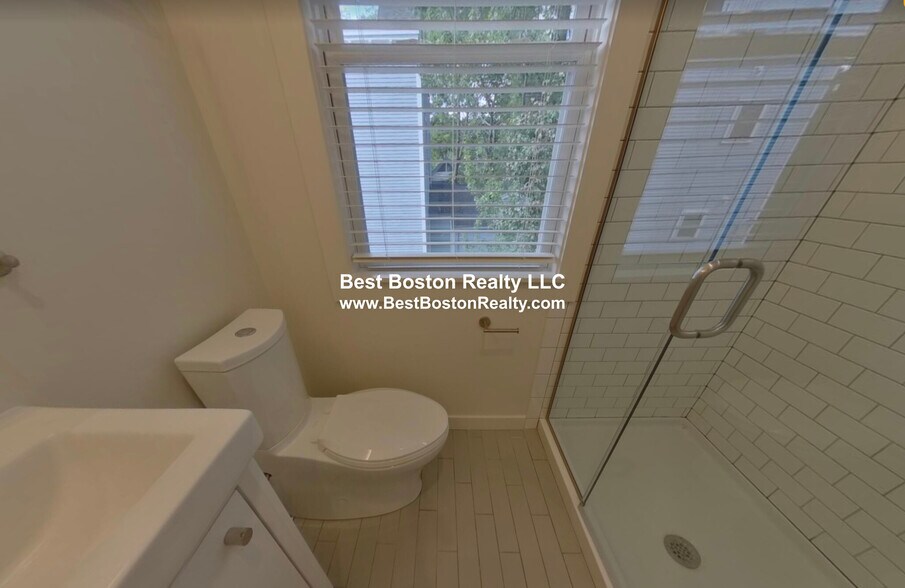 Building Photo - 2 Belvidere Pl