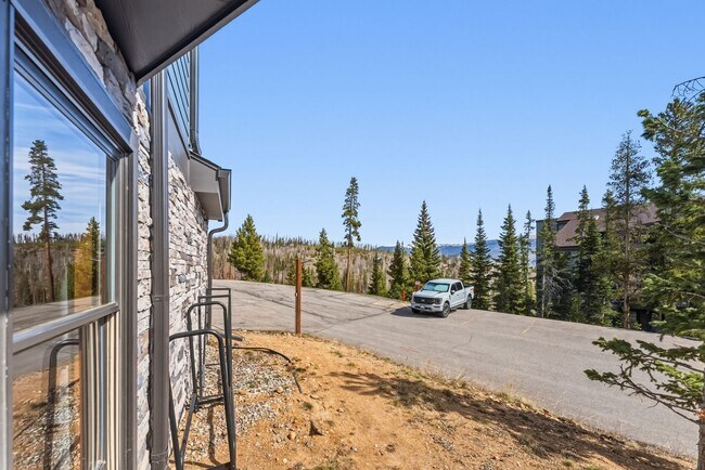 Building Photo - 89100 Ryan Gulch Rd