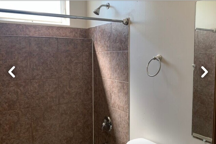 Building Photo - 7456 S Stewart Ave