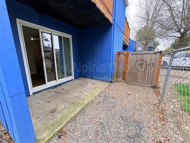 Building Photo - 17890 SW Alexander St