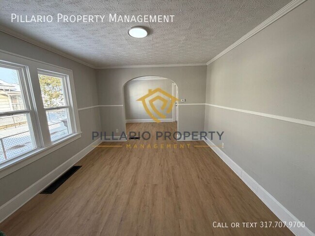 Building Photo - 711 W 22nd St