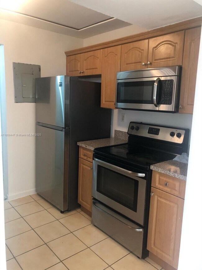 Primary Photo - 560 NW 114th Ave