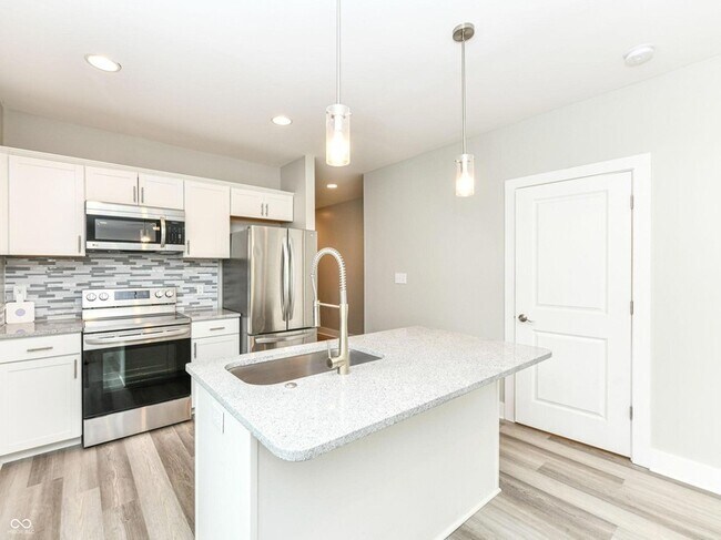 Building Photo - 2645 N College Ave