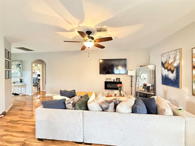 Building Photo - 1807 Emerson Ridge Dr