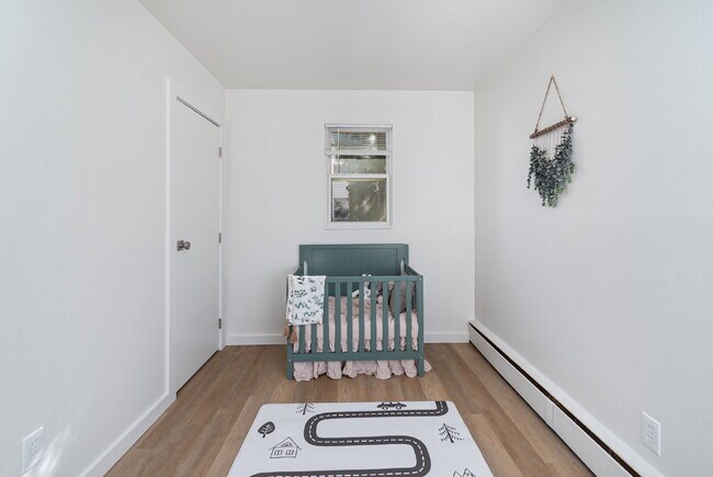 Building Photo - Available Now!  Fully renovated 1 bedroom ...