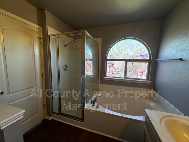 Building Photo - 312 Silver Wing