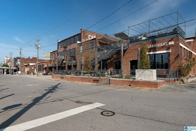 Building Photo - 2329 1st Ave N
