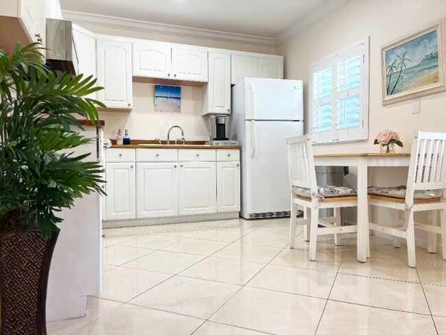 Building Photo - 5285 Travelers Way