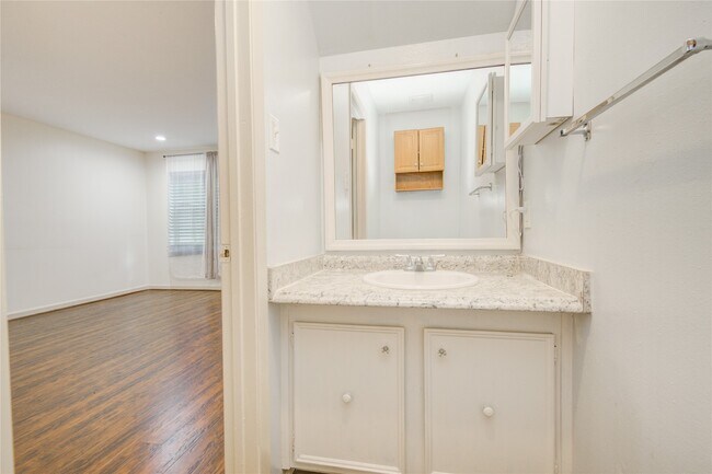 Building Photo - 1433 Cedar Post Ln