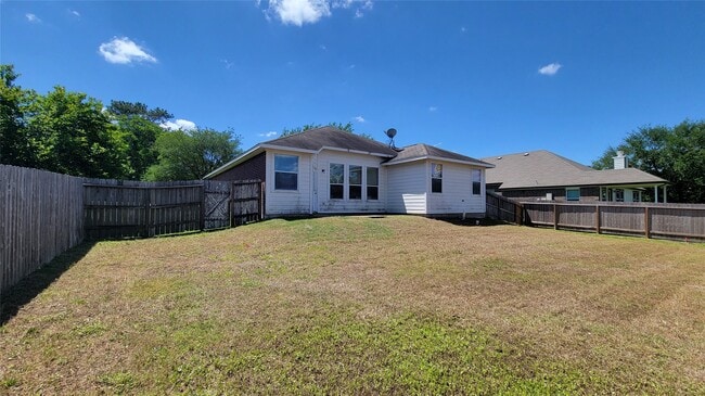 Building Photo - 13272 Skyline Dr