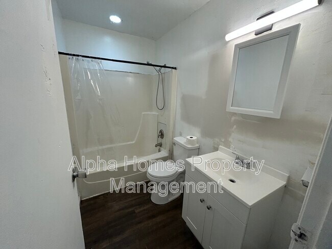 Building Photo - 59 Stevens Ave