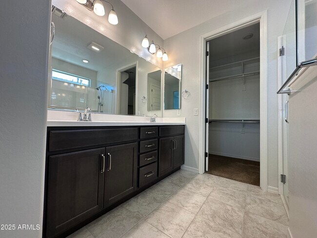 Building Photo - 18078 W Amber Ridge Way