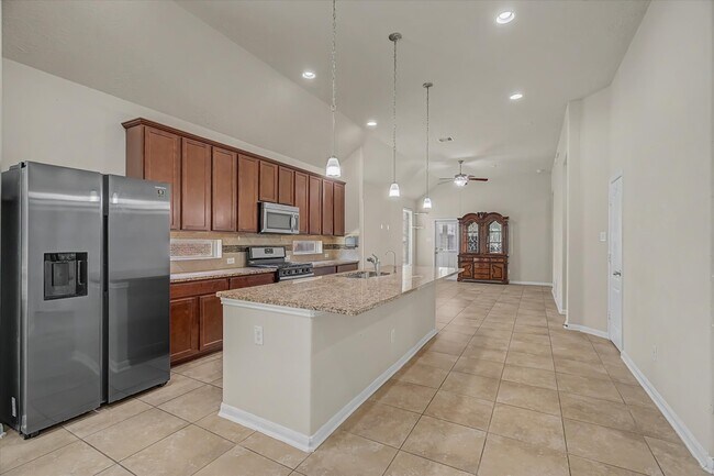 Building Photo - 3834 Raintree Village Dr