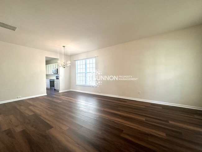 Building Photo - 4 Bed 2.5 Bath in Old Stone Crossing
