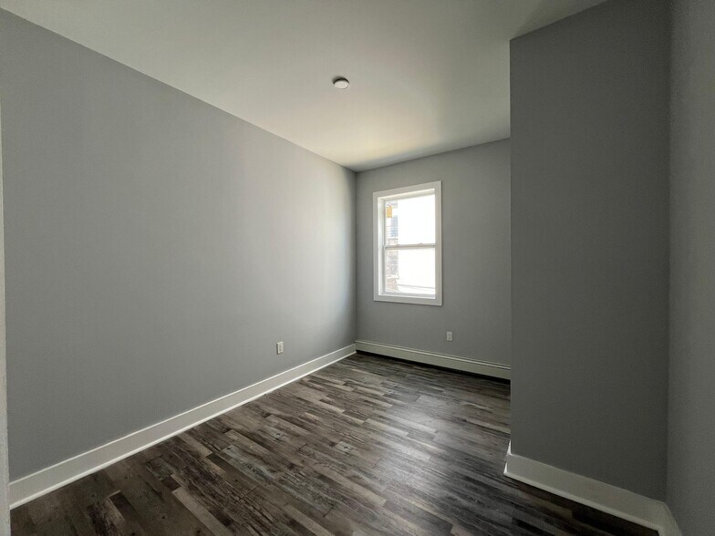 Building Photo - 61 Orient Ave