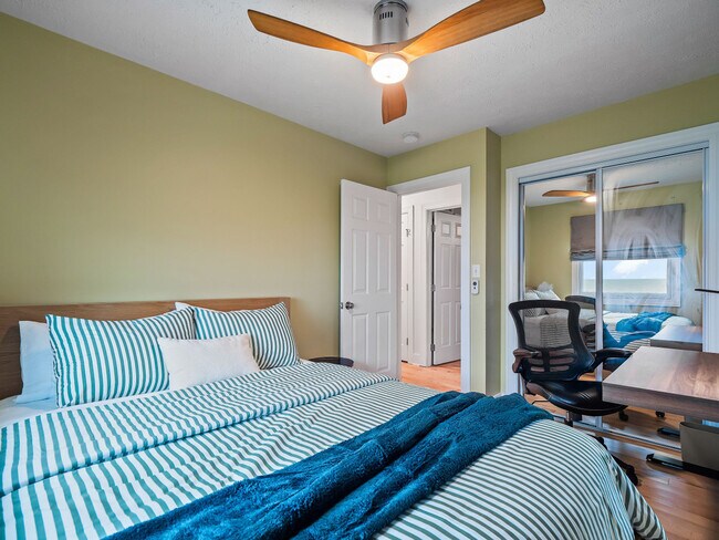 Building Photo - 32414 Lake Rd