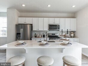 Building Photo - 216 Macoun Way