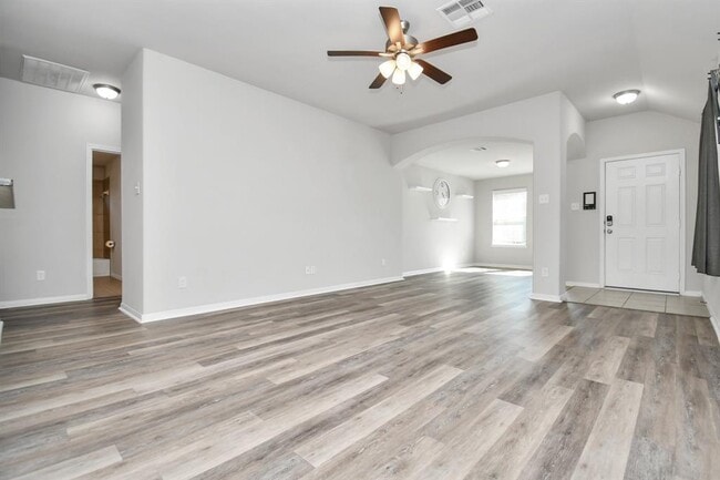 Building Photo - 7230 Victorville Dr