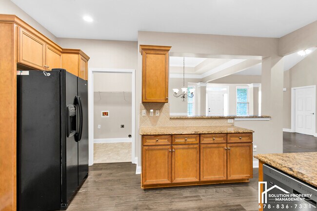 Building Photo - 5358 Manor View Dr NW