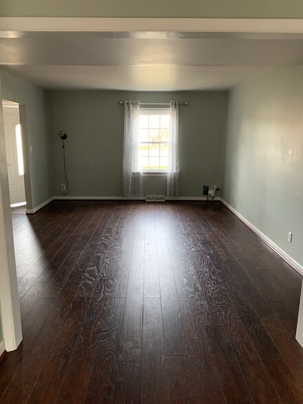 Building Photo - 145 Georgetown Grn