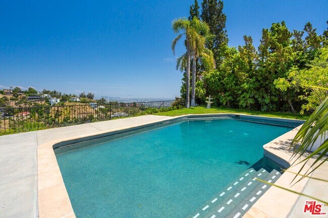 Building Photo - 1622 Tower Grove Dr