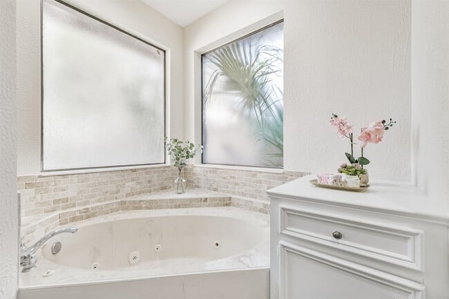 Building Photo - 12214 Cypresswood Dr