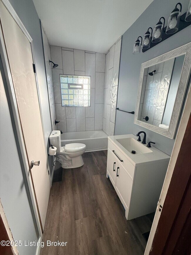 Building Photo - 1620 Sale Ave