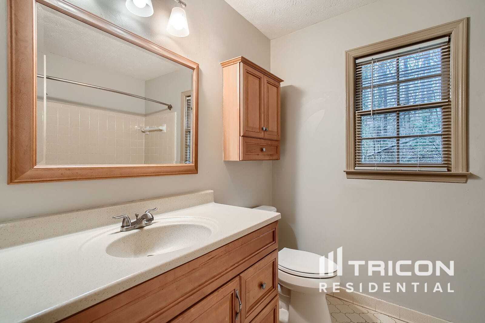 Building Photo - 1337 Arlene Ct SW