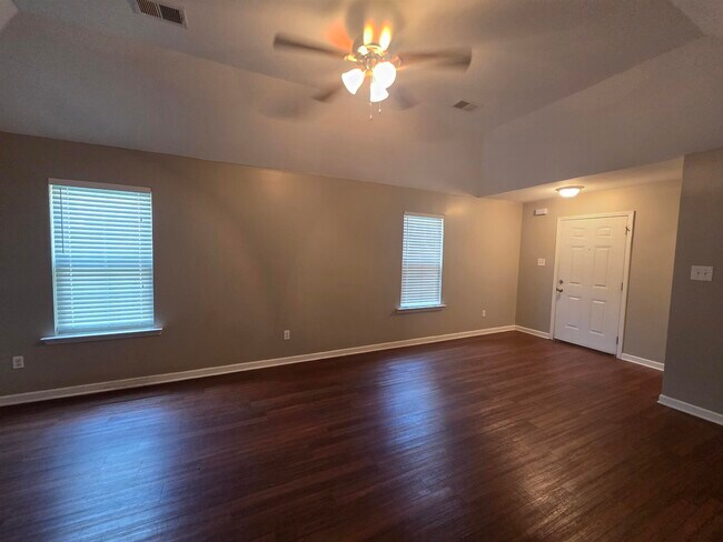 Building Photo - 1315 Crosstown Ct