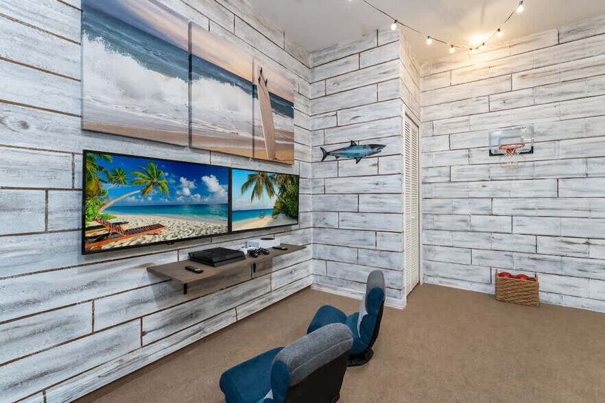 Building Photo - 910 Oxford Dr