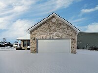 Building Photo - 4 Berry Ct