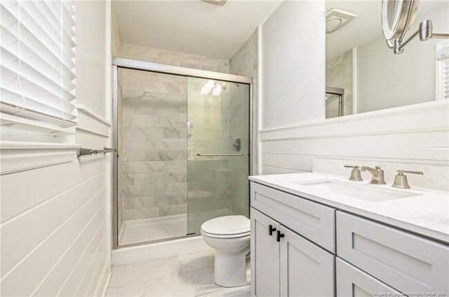 Building Photo - 325 Northview Dr