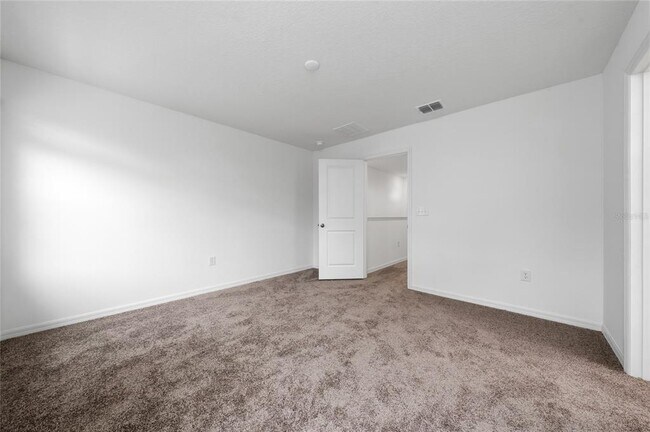 Building Photo - 2810 Raindrop Run St