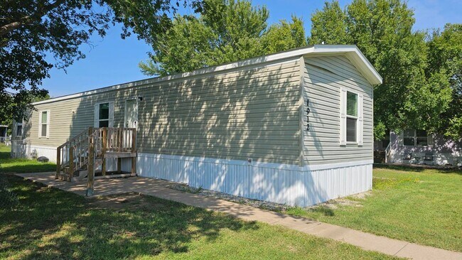 Building Photo - 1912 E Campus St