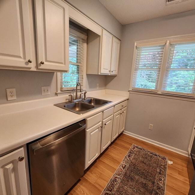Building Photo - 2831 Edridge Ct