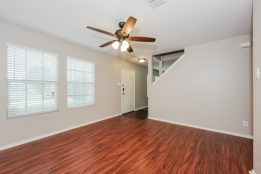 Building Photo - 1054 Graystone Dr