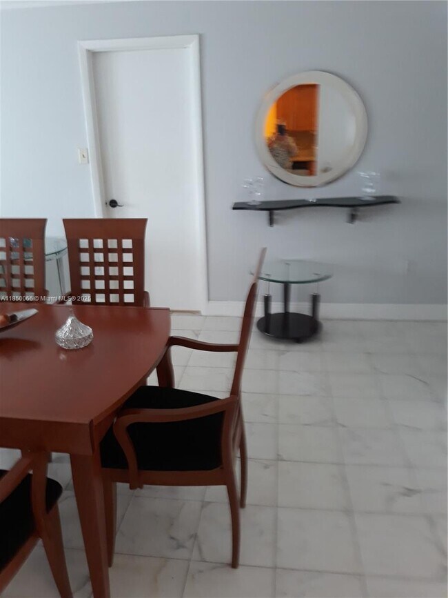Building Photo - 18031 Biscayne Blvd