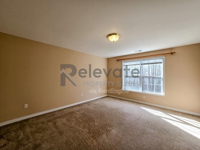 Building Photo - 805 Parkland Pl