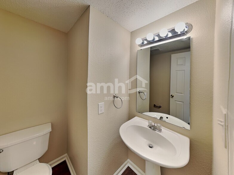 Building Photo - 4708 Whitview Ln