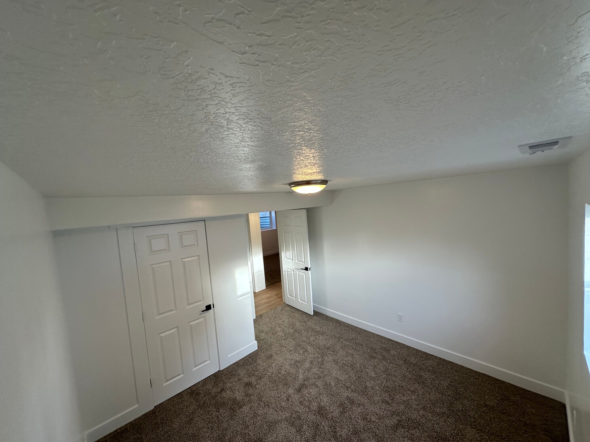 Building Photo - 2906 S 1550 W