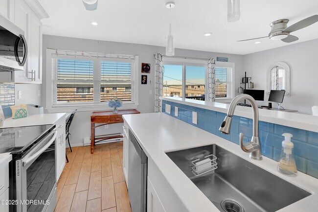 Building Photo - 5 Ocean Ave N